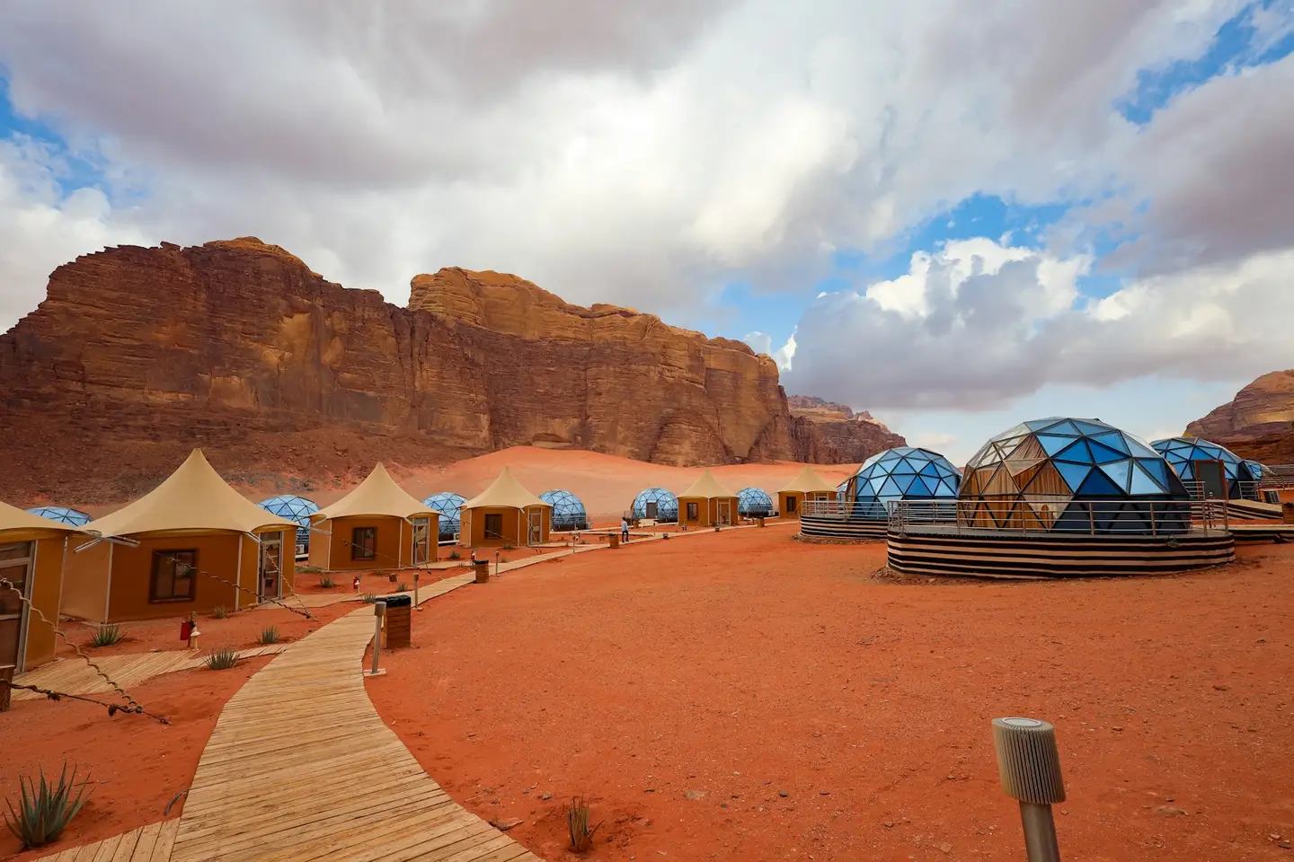 Overnachten in een woestijnkamp in Wadi Rum